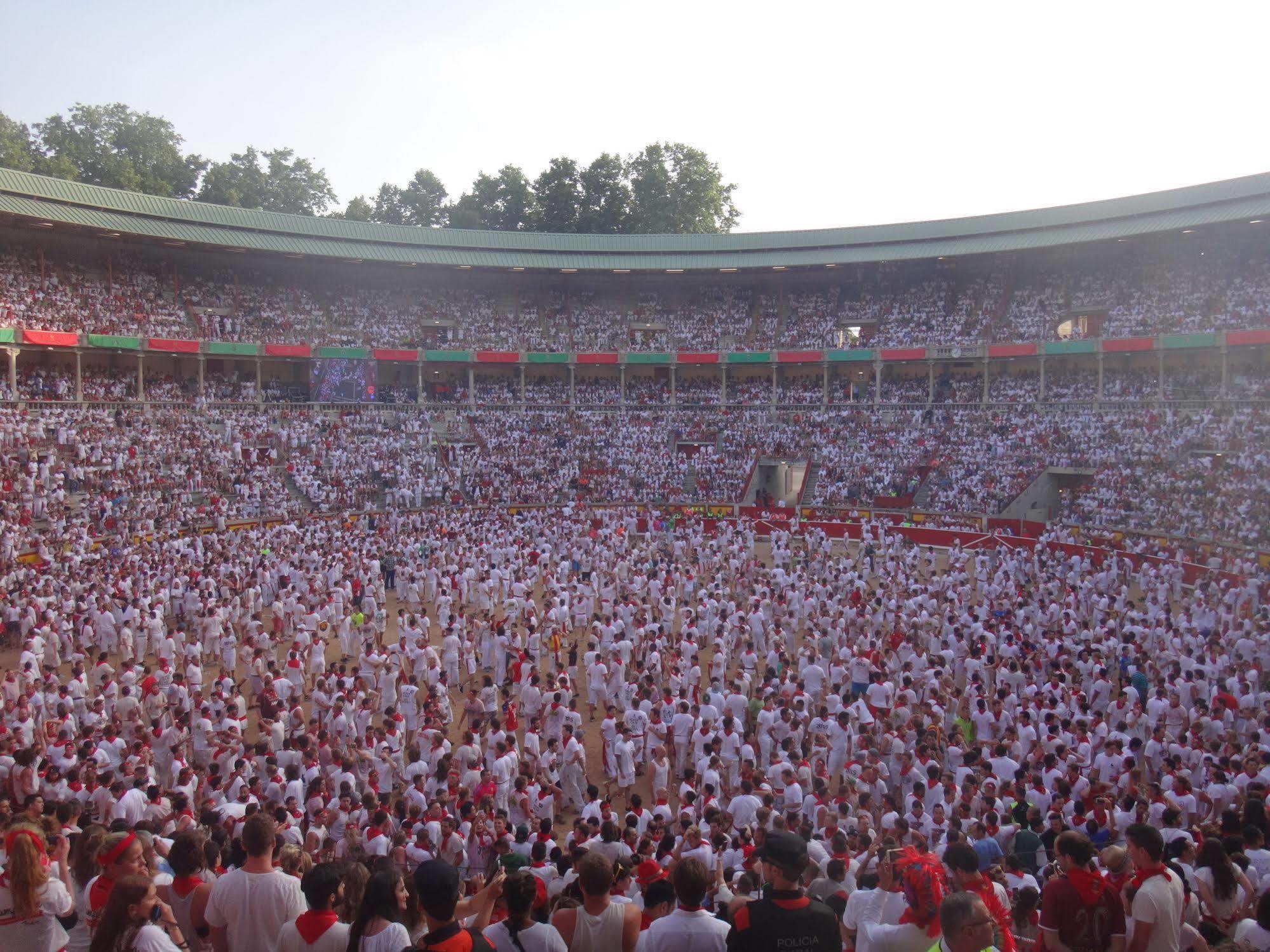 ホテルPamplona Camping Aizoáin エクステリア 写真